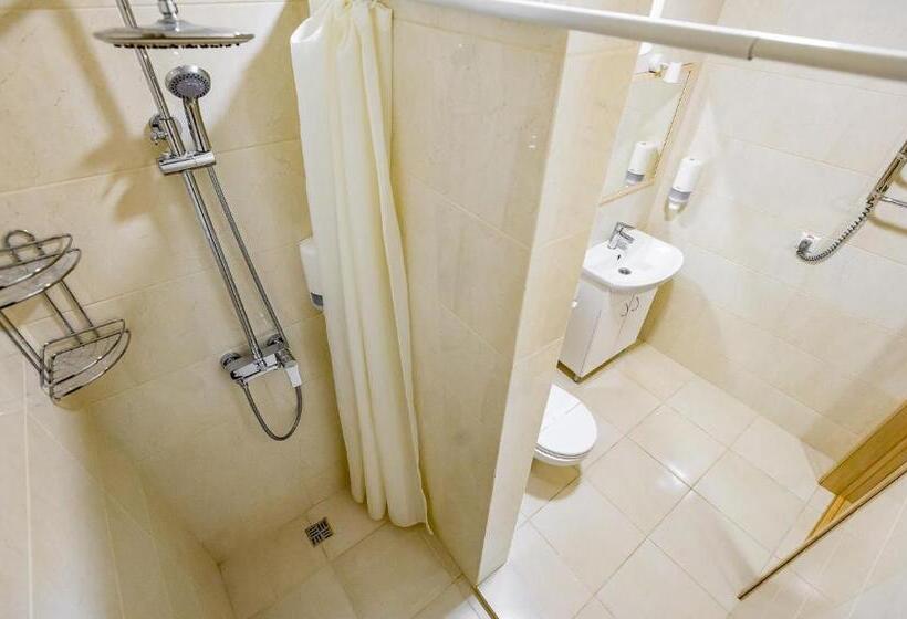 اتاق سوپریور سه تخته, Rooms