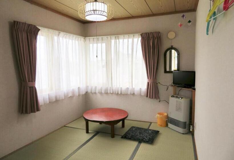 חדר משפחתי חדר אמבטיה משותף, Guesthouse Sakamichi Sampo