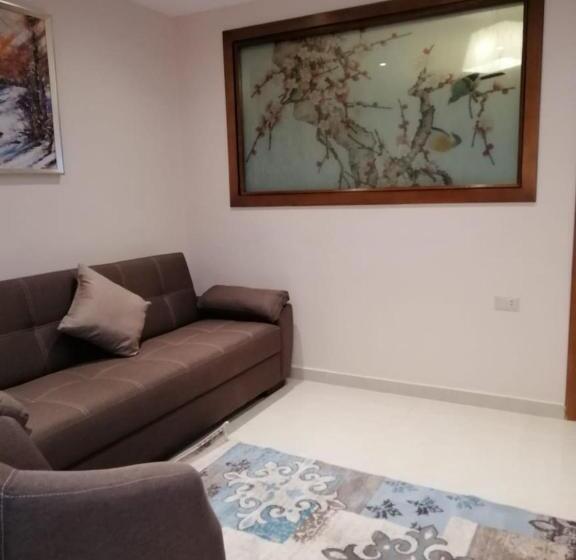 سوییت جونیور, Big Ben Hotel Suites