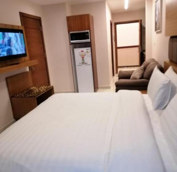 سوییت جونیور, Big Ben Hotel Suites