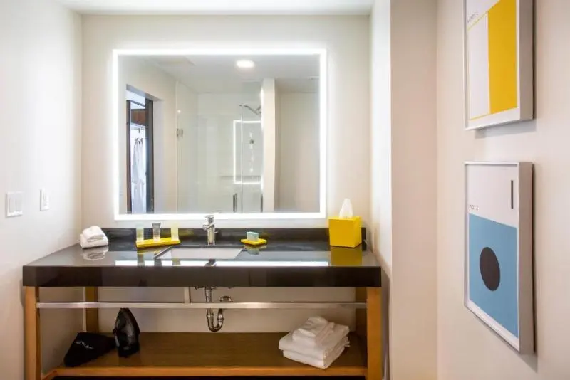 身障者適用スイートルーム, Indigo Seattle Everett Waterfront Place, An Ihg