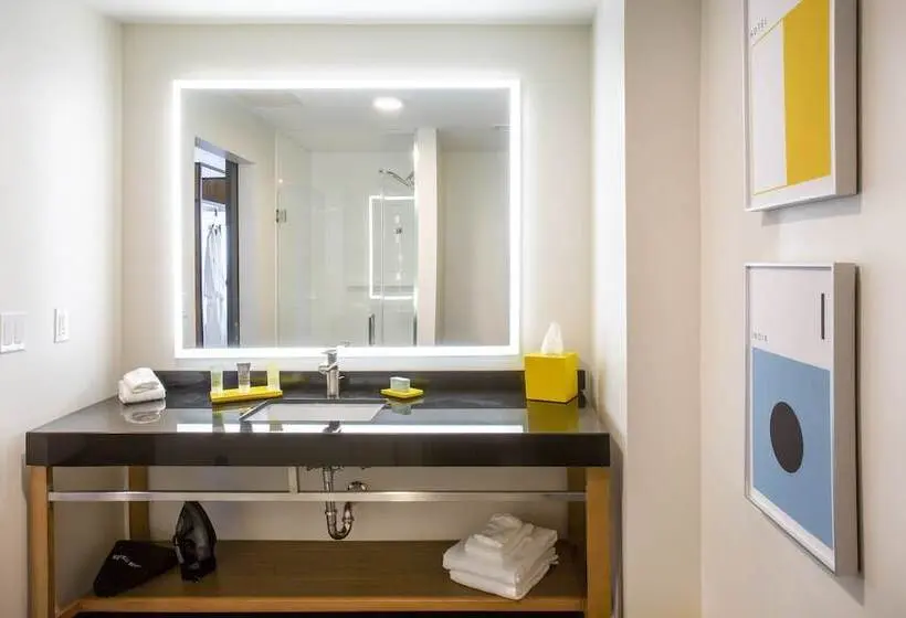 2ダブルベッドのスタンダードルーム, Indigo Seattle Everett Waterfront Place, An Ihg