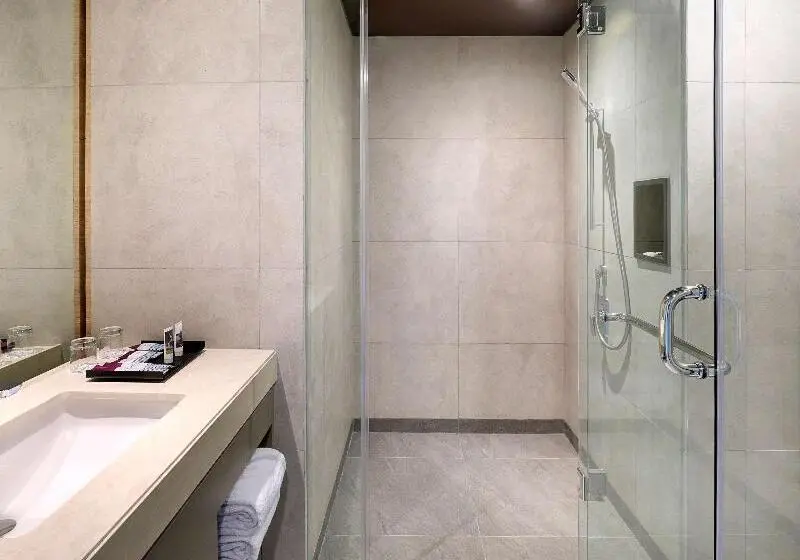 キングサイズベッドのスーペリアルーム, Mercure Makassar Nexa Pettarani