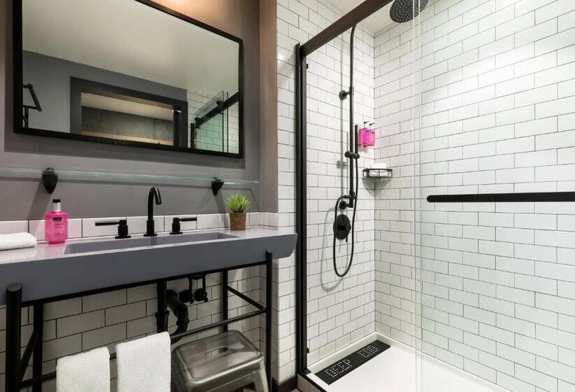 带观景的标准间, Moxy Boston Downtown