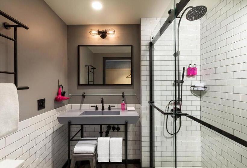 带观景的标准间, Moxy Boston Downtown