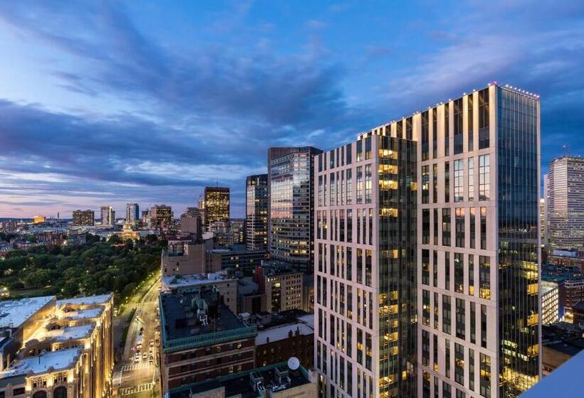 标准间, Moxy Boston Downtown