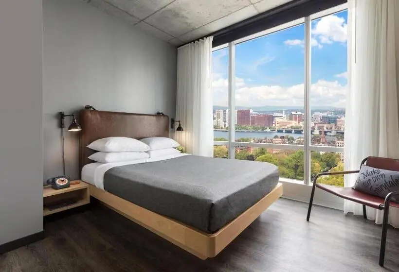 リバービュースタンダードルーム, Moxy Boston Downtown