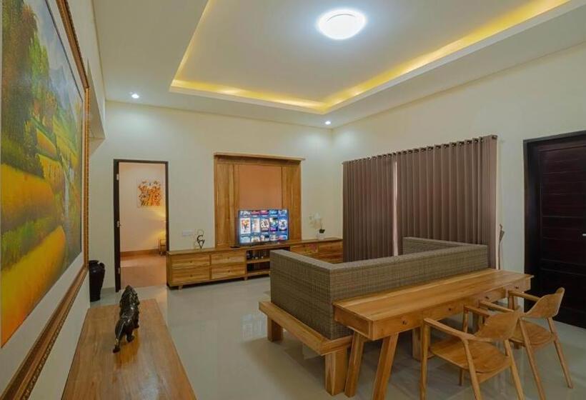 スタンダードスタジオ, Shitala Villa