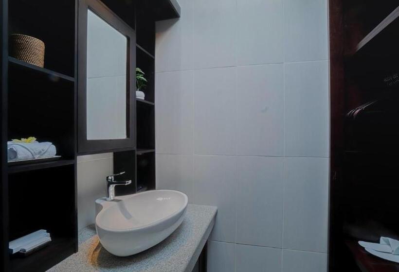 スタンダードスタジオ, Shitala Villa