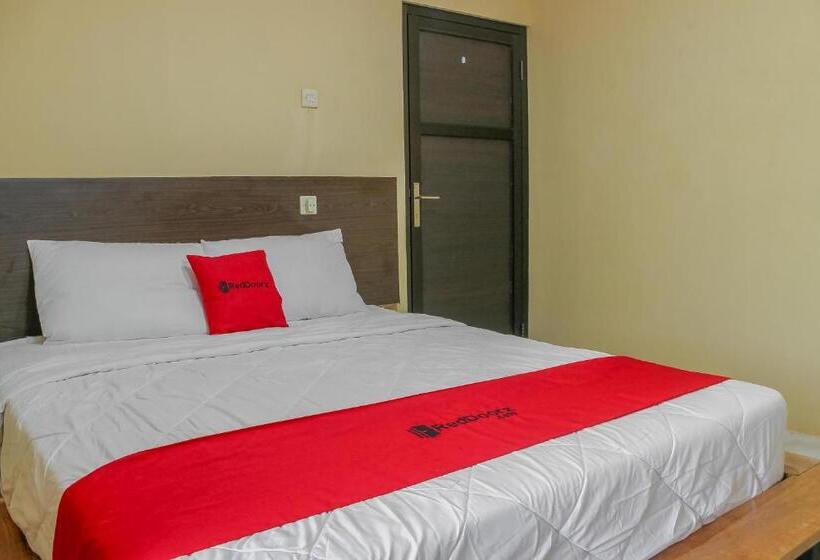 Номер Стандарт, Reddoorz Syariah Near Pasar Modern Cikopo