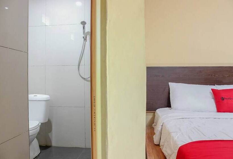 Номер Стандарт, Reddoorz Syariah Near Pasar Modern Cikopo