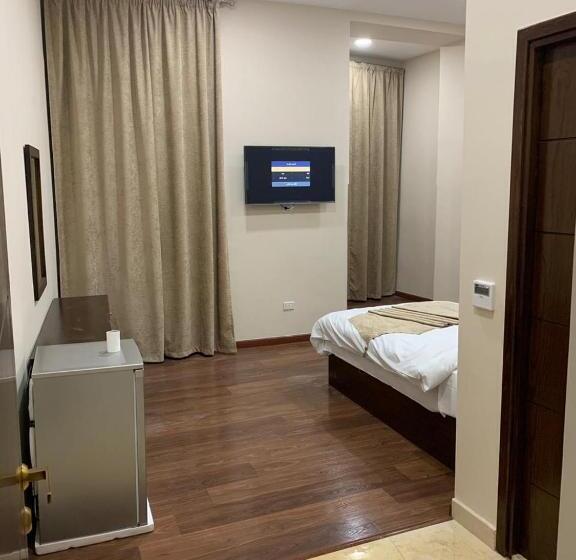 سوییت جونیور لوکس, Miramar Talaat Harb Square