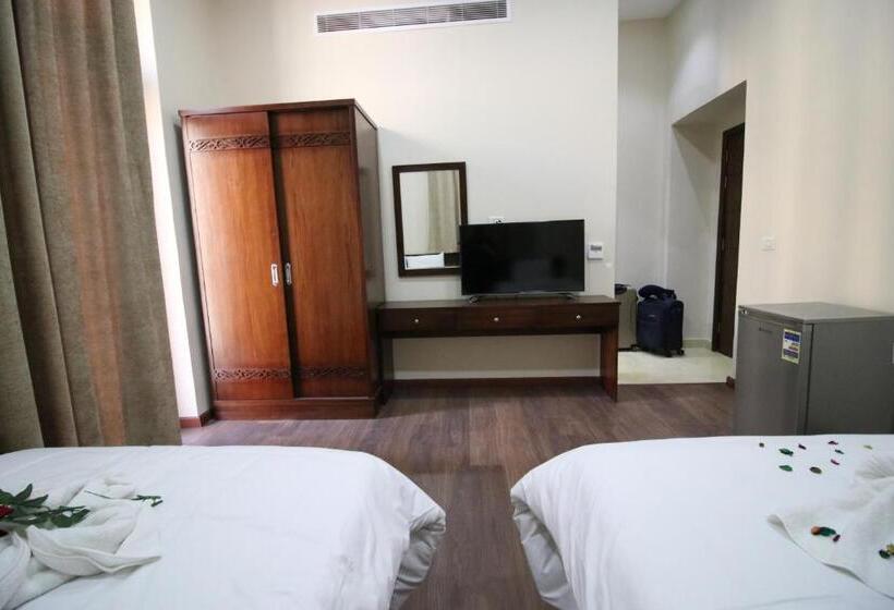 سوییت جونیور لوکس, Miramar Talaat Harb Square