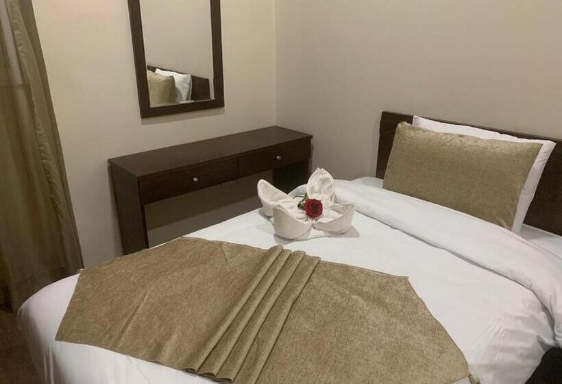 سوییت جونیور لوکس, Miramar Talaat Harb Square