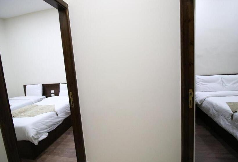 سوییت خانوادگی, Miramar Talaat Harb Square