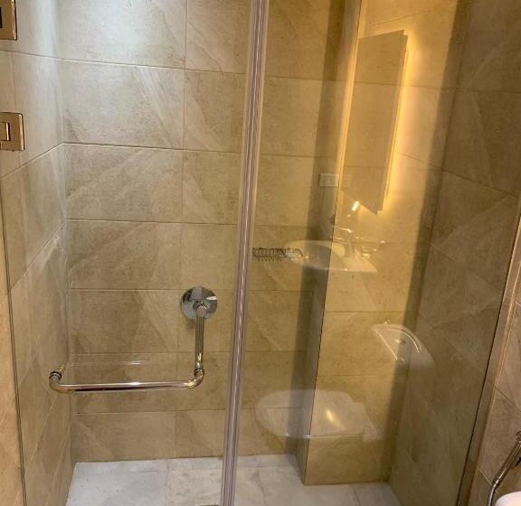 سوییت خانوادگی, Miramar Talaat Harb Square