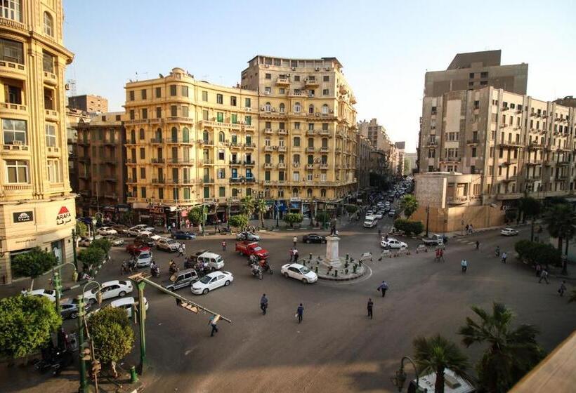 اتاق لوکس, Miramar Talaat Harb Square