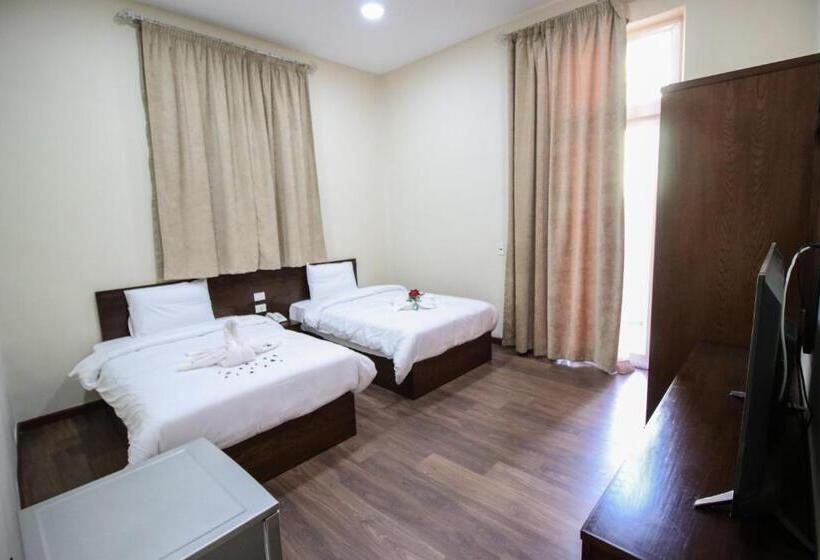 اتاق لوکس, Miramar Talaat Harb Square