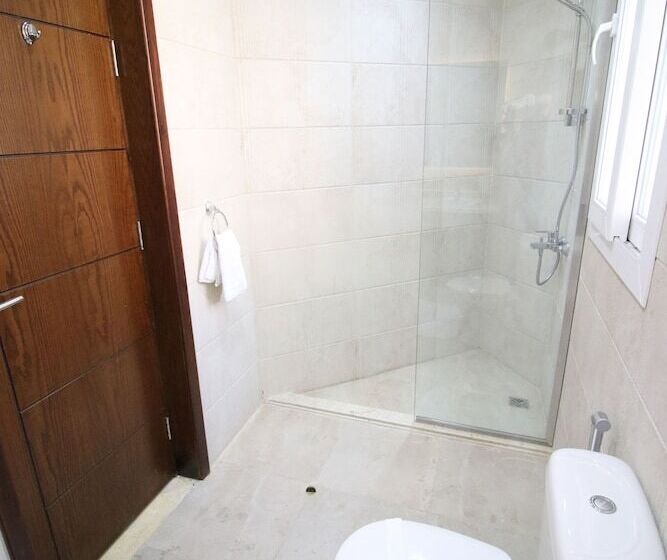 اتاق لوکس, Miramar Talaat Harb Square