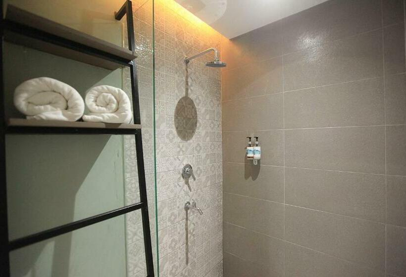 اتاق استاندارد با چشمانداز استخر, Zenvea