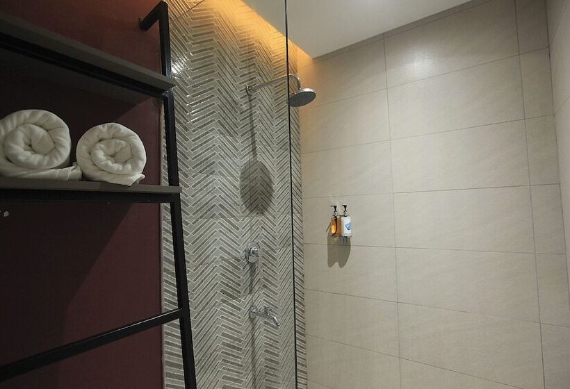 اتاق استاندارد سه نفره, Zenvea