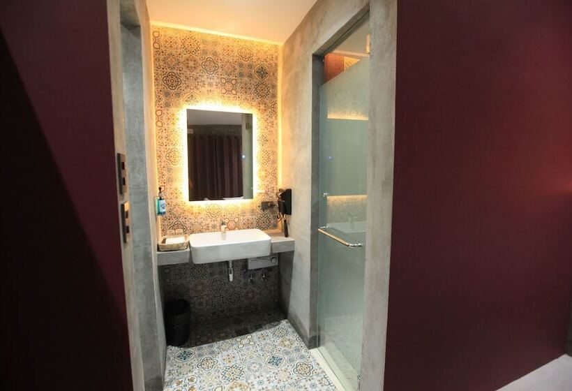 اتاق استاندارد سه نفره, Zenvea