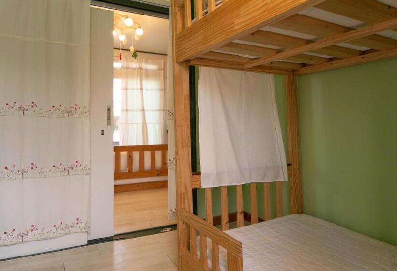 スタンダードトリプルルーム, Hello Project Guesthouse
