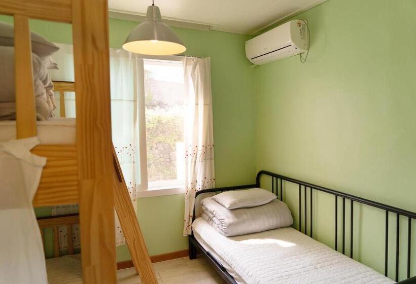 スタンダードトリプルルーム, Hello Project Guesthouse