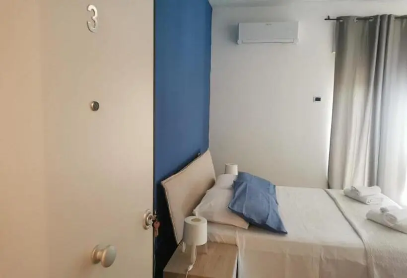 Standard Neljän Hengen Huone Parveke, B&b Crispino