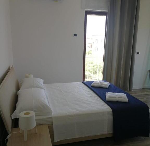 발코니가 있는 4인용 스탠다드 룸, B&b Crispino