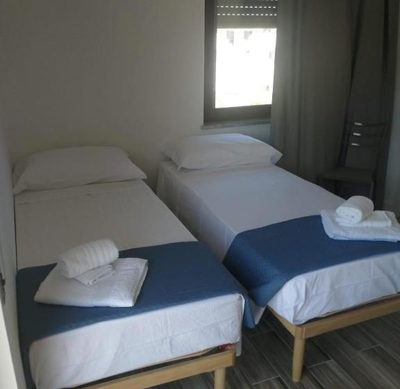 발코니가 있는 4인용 스탠다드 룸, B&b Crispino