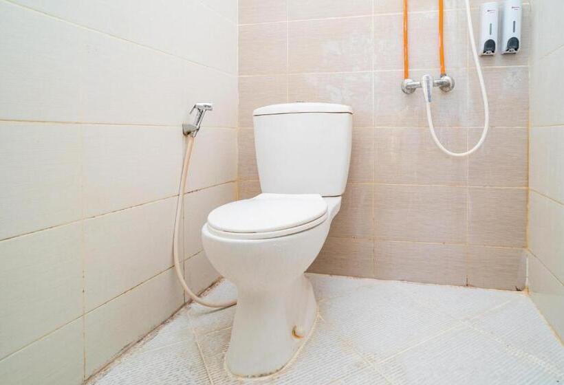 Семейный Номер, Reddoorz Syariah Near Marvel City Mall 2