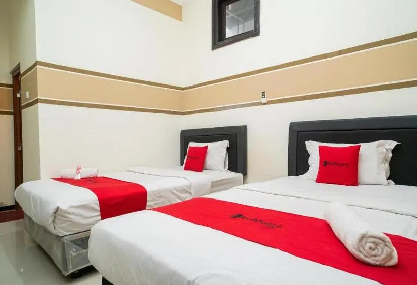 ファミリールーム, Reddoorz Syariah Near Marvel City Mall 2