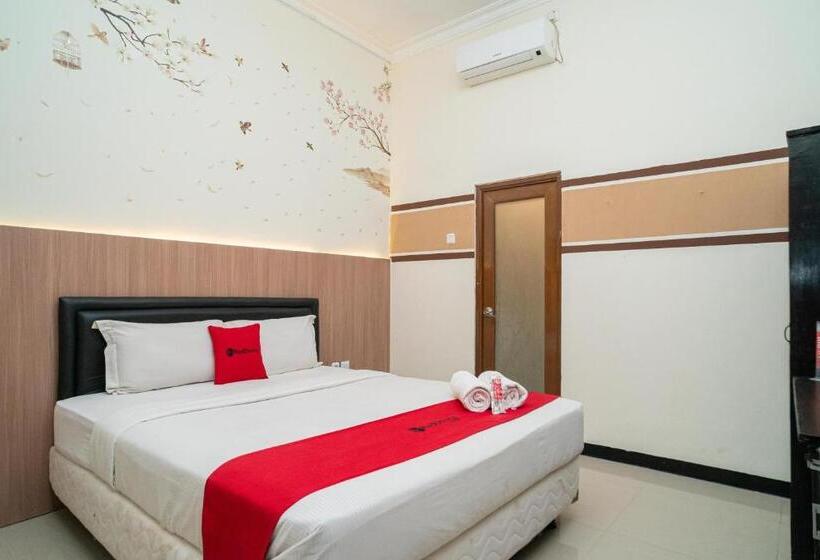 Номер Economy, Reddoorz Syariah Near Marvel City Mall 2