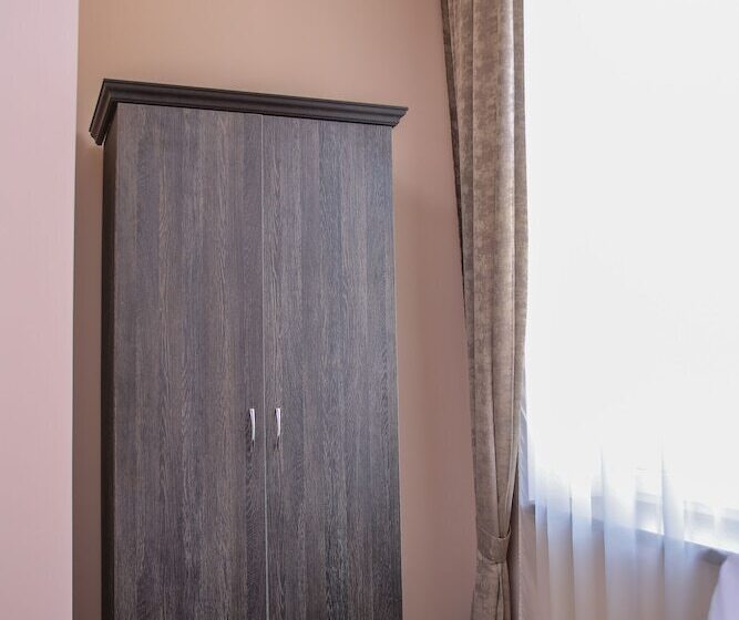 اتاق اکونومی, Rose Hotel Yerevan