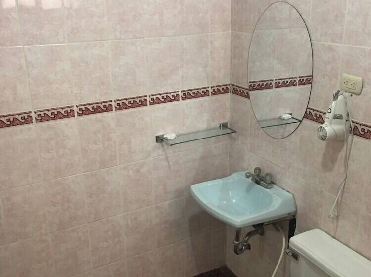 Номер Стандарт Трехместный, Alli's House