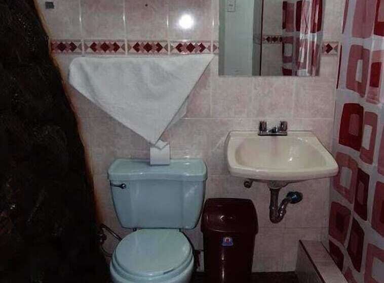 Четырехместный Номер Стандарт, Alli's House