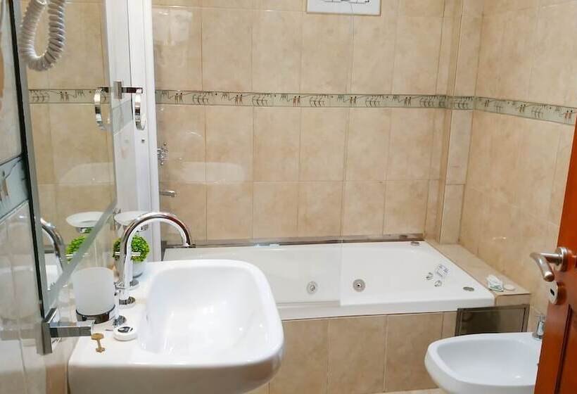 Superior Kamer, Laguna Elena