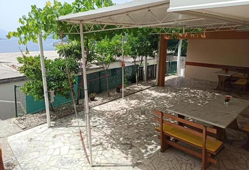 اتاق راحتی سه تخته, Apartmani   Sobe ćosić