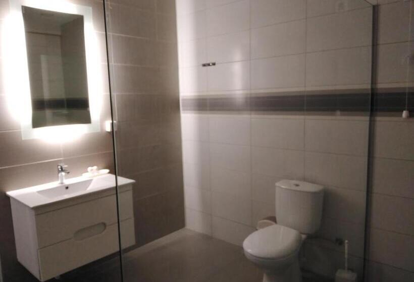 اتاق استاندارد چهار تخته, Vilin