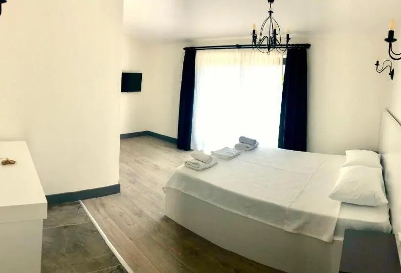デラックスルーム, Victoria Hotel And Lounge