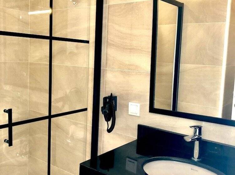 标准间, Victoria Hotel And Lounge