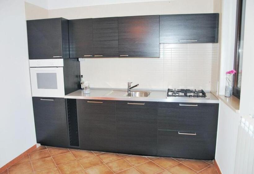 إستديو قياسى مزود بشرفة, B&b Angelina