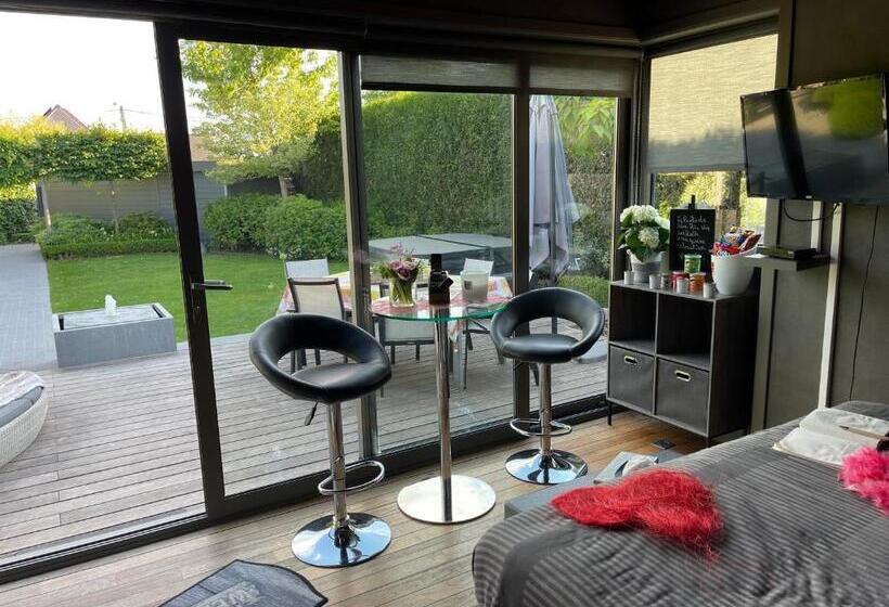 Номер Стандарт Внутренний, La Chambre Du Puits Avec 2 Jacuzzis , Sauna Et Hammam Privatif