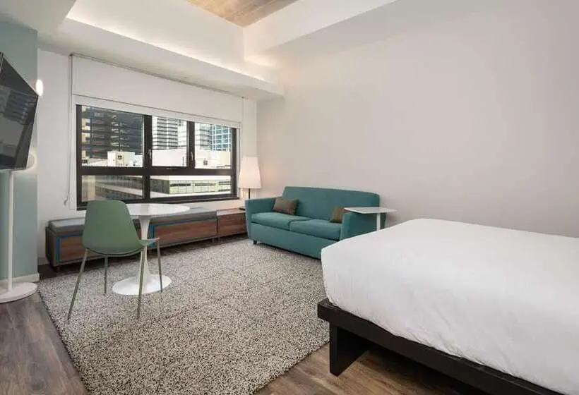 スタンダードスタジオ, Motto By Hilton Philadelphia Rittenhouse Square