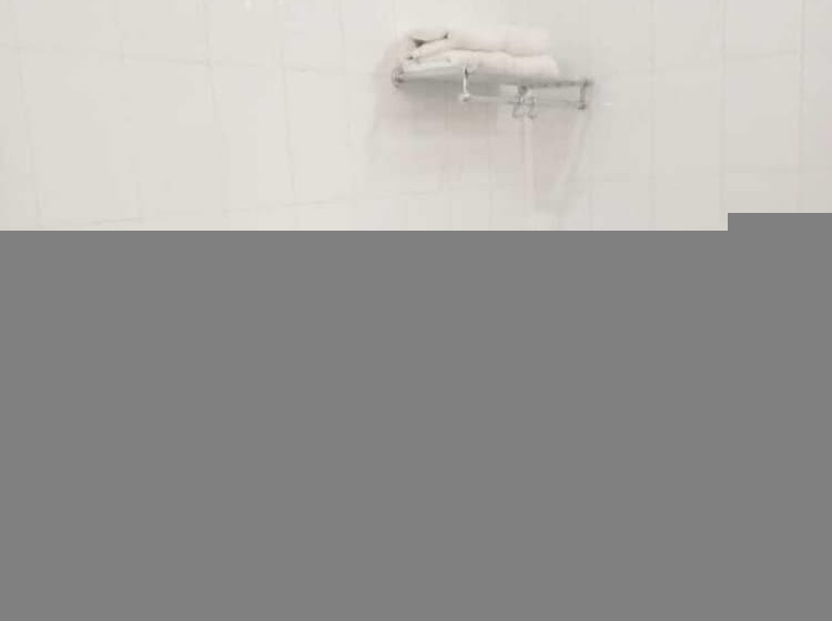 اتاق لوکس, Saramati