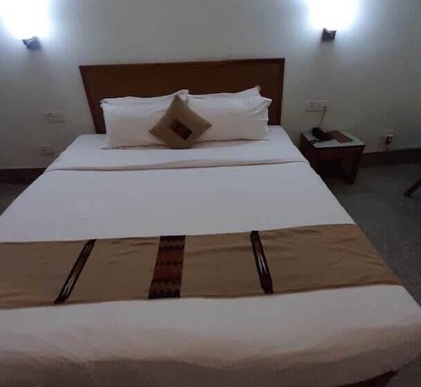 اتاق لوکس, Saramati