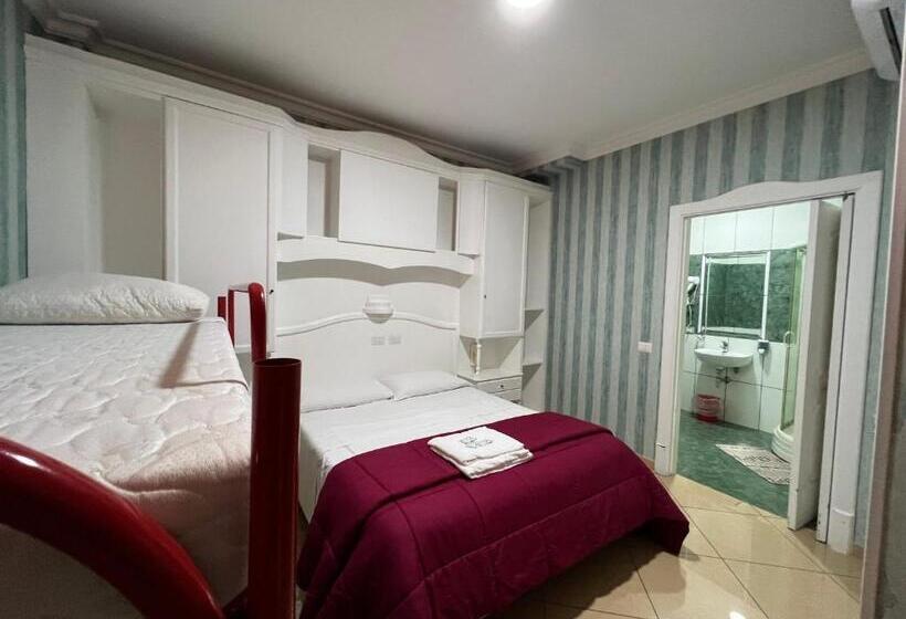 חדר סטנדרט לארבעה, Tiffany