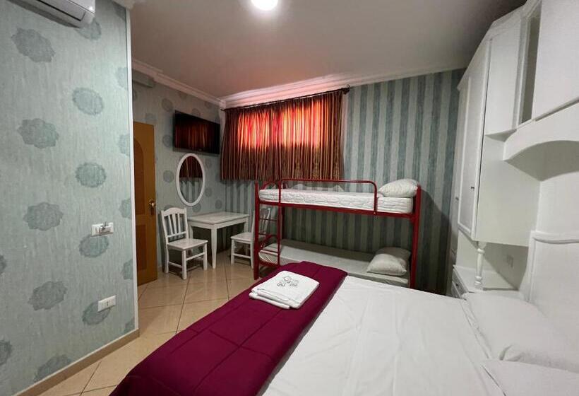 חדר סטנדרט לארבעה, Tiffany