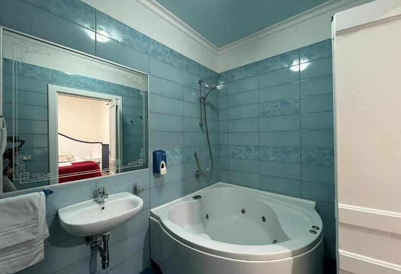 סוויטת ג'וניור דלוקס, Tiffany